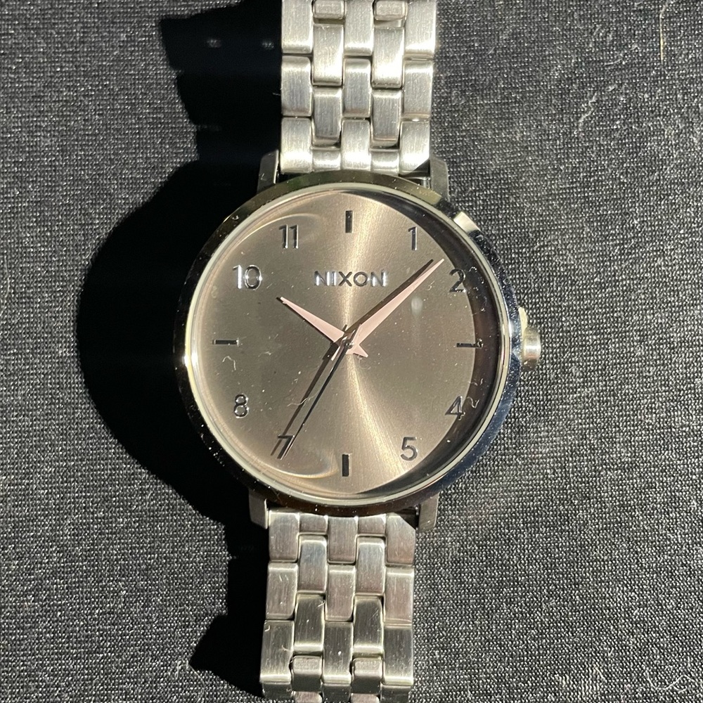 The Arrow (Nixon)